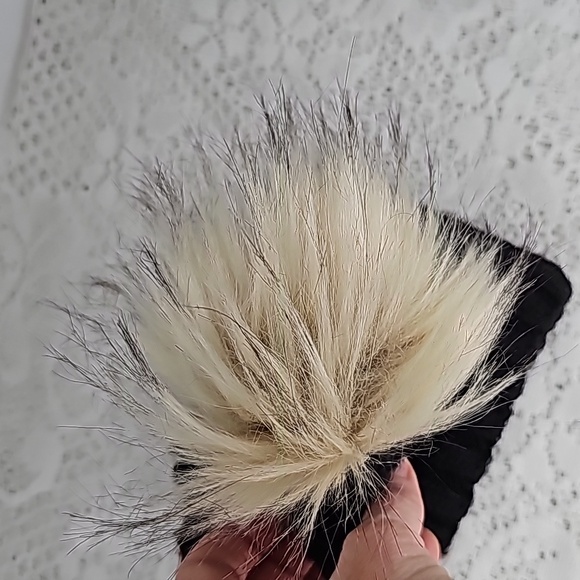 CHANEL WORN 1X embroidered knit rabbit fur pom pom  foldover winter beanie - Picture 4 of 8